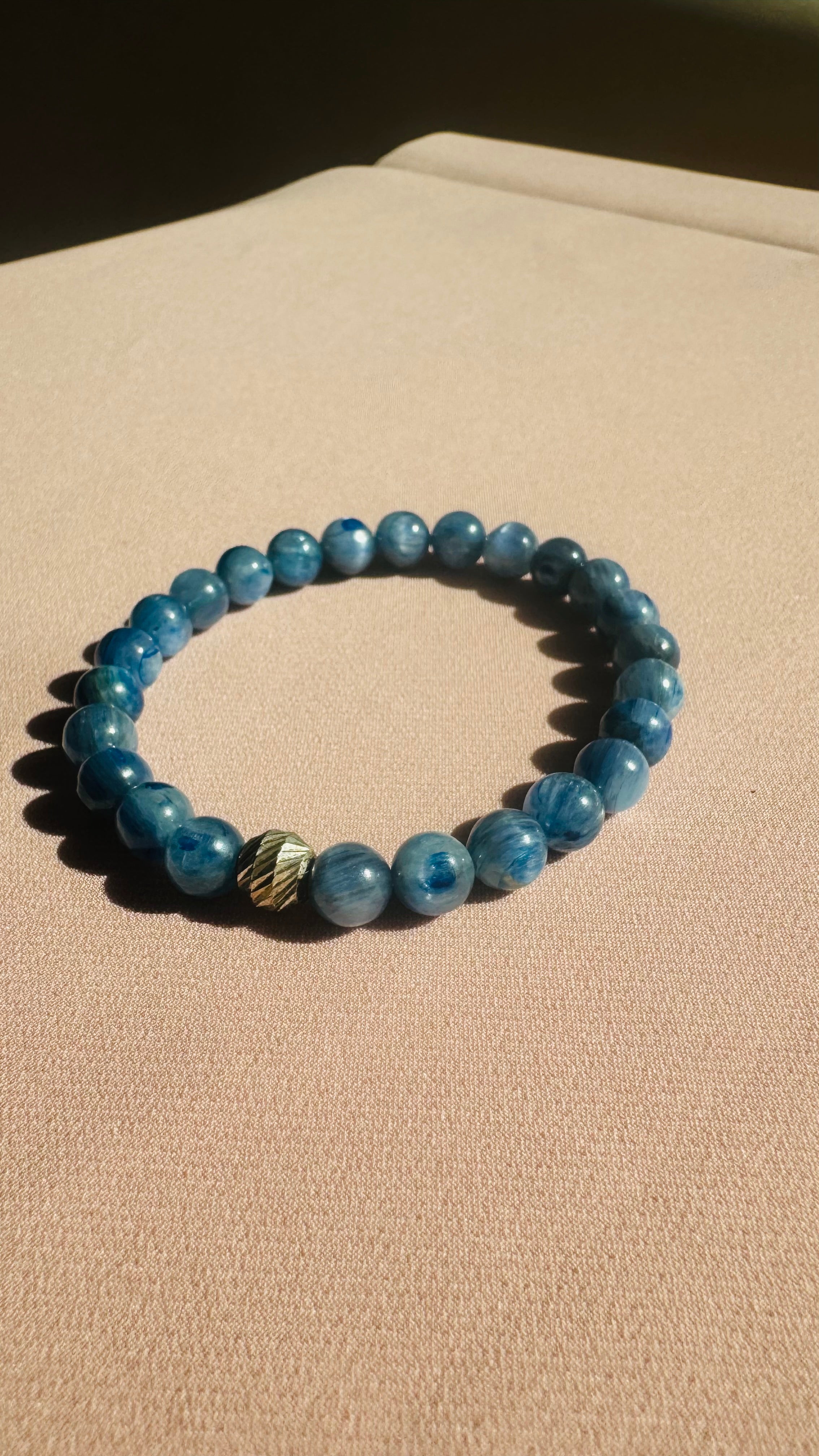 003 Kyanite Blau