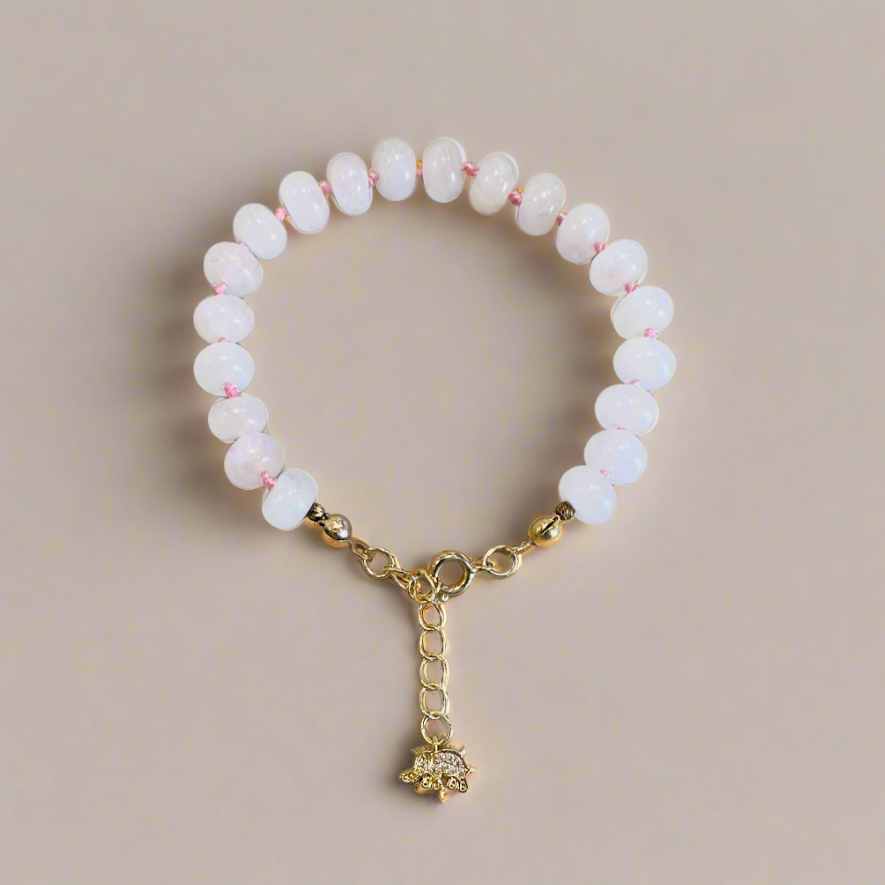 Armband aus Rosenquarz der Göttin Lakshmi für Reichtum und Glück